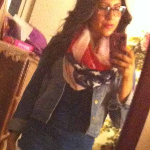 Shorter Cut Classic Gap Denim Jacket Size S - Picture 8 of 8